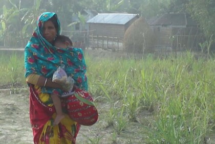টানা বৃষ্টি আর শীতে লালমনিরহাটের বাসিন্দাদের চরম দুর্ভোগ