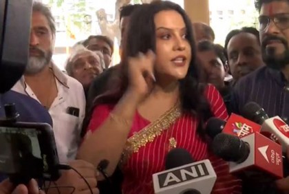 ‘যানজটে বাড়ছে বিবাহ বিচ্ছেদ’, দাবি সাবেক মুখ্যমন্ত্রীর স্ত্রীর

