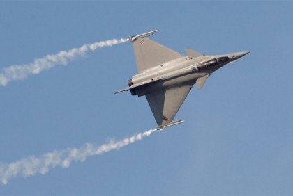 এবার আমিরাতকে রাফায়েল যুদ্ধবিমান দিচ্ছে ফ্রান্স