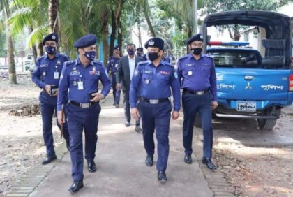 মুকসুদপুর থানা পরিদর্শন করলেন অতিরিক্ত ডিআইজি নুরে আলম মিনা