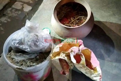 গাংনীতে পুলিশের অভিযানে ১০ বোমা উদ্ধার