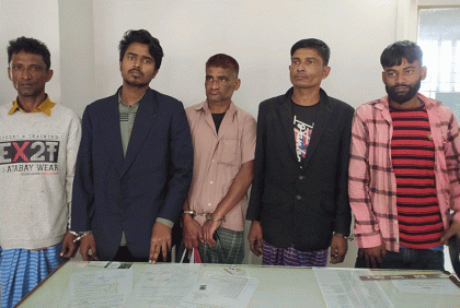 আখাউড়ায় ৫ মাদক ব্যবসায়ী গ্রেফতার 