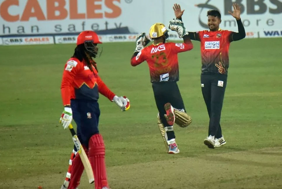 টস হেরে ব্যাটিংয়ে সাকিবের বরিশাল 