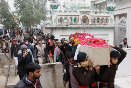 পাকিস্তানে সামরিক ঘাঁটিতে হামলা, ২০ বিচ্ছিন্নতাবাদী ও ৯ সৈন্য নিহত

