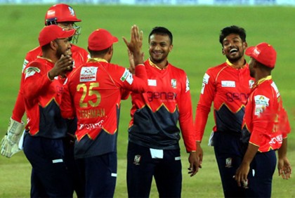 সাকিবের নৈপুণ্যে কুমিল্লাকে হারিয়ে শীর্ষে বরিশাল