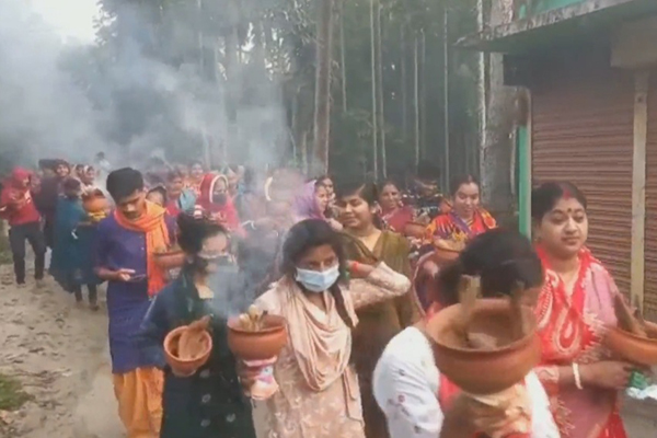 ভোলায় উৎসবমুখর পরিবেশে উদযাপিত হচ্ছে সূর্য পূজা