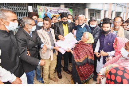 বগুড়ায় অসহায় ও শীতার্ত মানুষের মাঝে শীতবস্ত্র বিতরণ