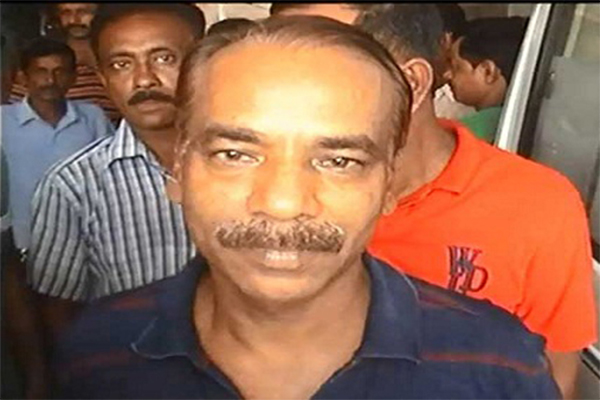 নূর ও তার সহযোগীদের বিরুদ্ধে পুলিশের সাক্ষ্য