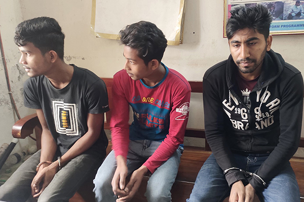 পিরোজপুরে তরুণীকে গণধর্ষণের অভিযোগে গ্রেফতার ৩