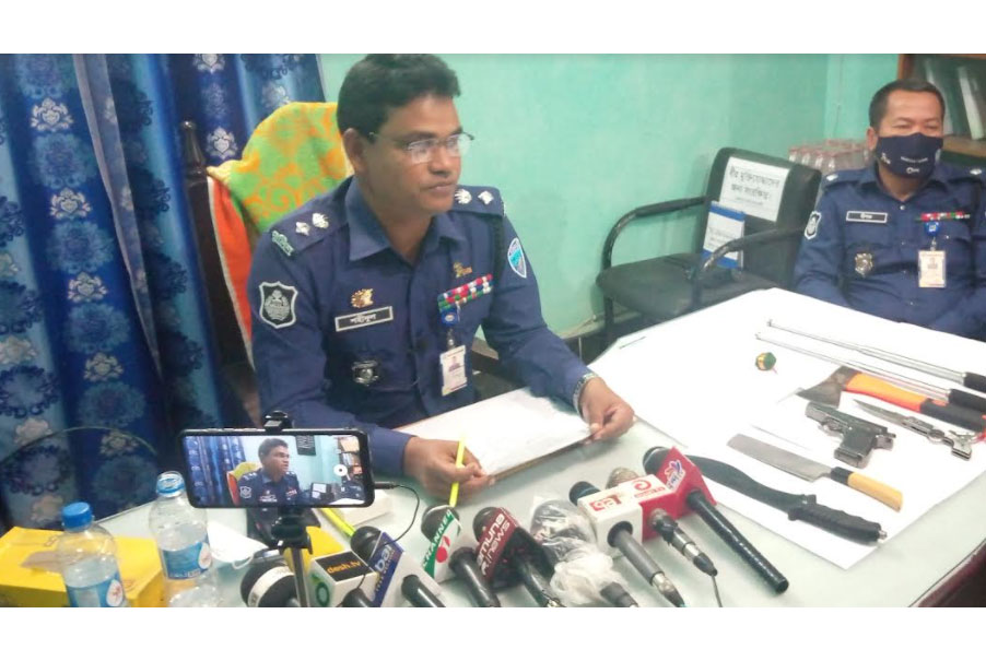 নোয়াখালীতে অস্ত্রসহ ২ সন্ত্রাসী গ্রেফতার 
