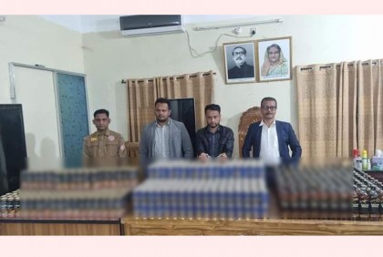 টেকনাফে বসত ঘরে মিলল বিপুল পরিমাণ বিদেশি মদ-বিয়ার
