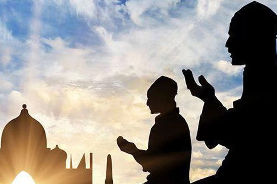 জুমার দিন যাদের দোয়া কবুল হয়