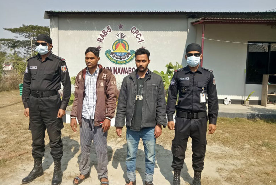 চাঁপাইনবাবগঞ্জের চাঞ্চল্যকর হত্যা মামলার পলাতক ২ আসামি গ্রেফতার