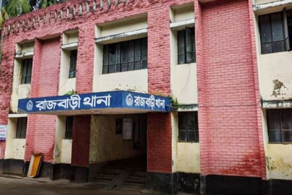 থানায় স্বামীকে নির্যাতন, স্ত্রীকে ধর্ষণের হুমকি