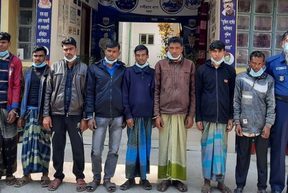 নন্দীগ্রামে মাদক কারবারিসহ গ্রেফতার ৮