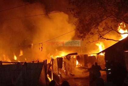 নওগাঁয় দুটি তুলার মিল পুড়ে ছাই