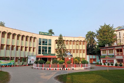 কুমিল্লা বোর্ডে বেড়েছে জিপিএ-৫, ফলাফলে এগিয়ে মেয়েরা