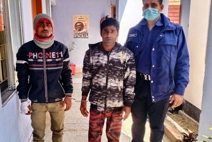 নড়াইলে গাঁজাসহ আটক ২