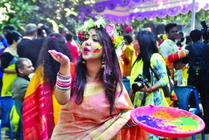 সোহরাওয়ার্দীতে সীমিত পরিসরে বসন্ত উৎসবের আয়োজন

