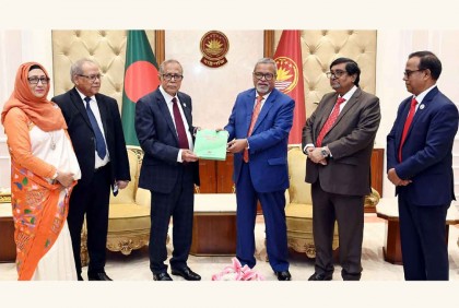 রাষ্ট্রপতির সঙ্গে বিদায়ী সাক্ষাৎ নূরুল হুদা কমিশনের

