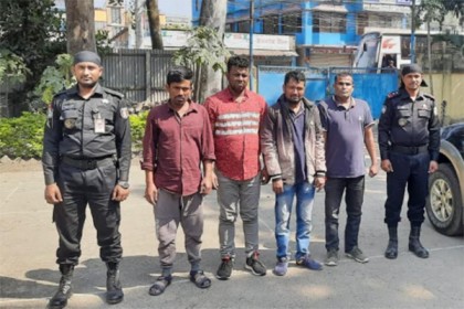 ভৈরবে ১১০ বোতল ফেন্সিডিলসহ চারজন গ্রেফতার