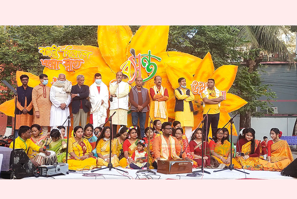 বরিশালে নানা আয়োজনে বসন্তবরণ