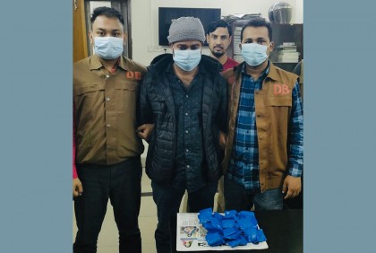 আশুলিয়ায় ৫ হাজার ইয়াবাসহ মাদক ব্যবসায়ী আটক