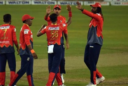 কুমিল্লাকে হারিয়ে ফাইনালে বরিশাল
