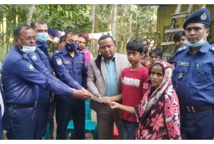 ঋণমুক্ত হলো কিশোর ইয়াছিনের পরিবার