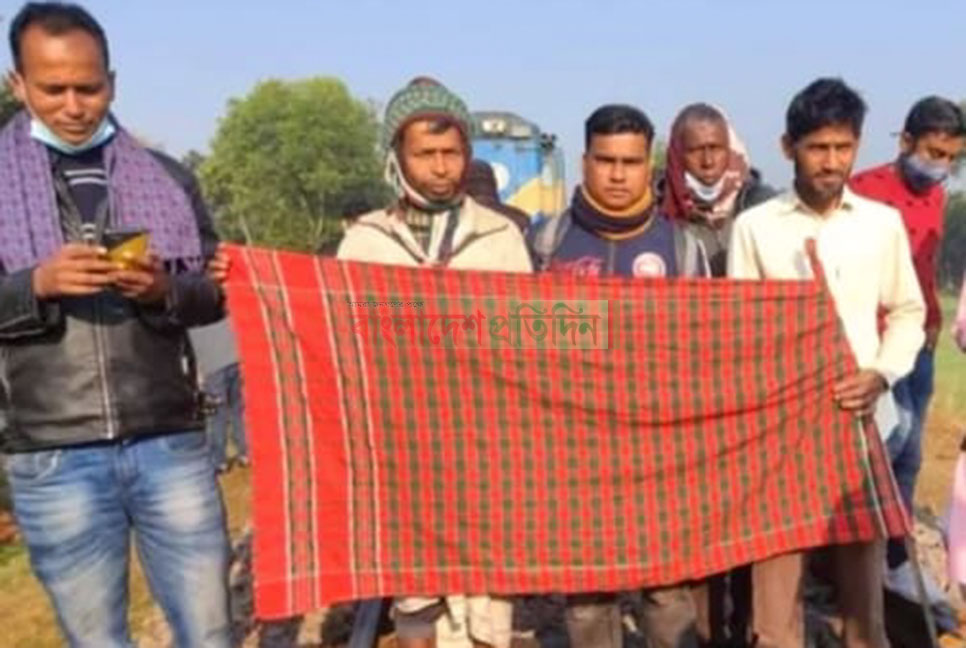 এবার লাল গামছায় দুর্ঘটনা থেকে রক্ষা পেলো বনলতার যাত্রীরা