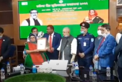 টাঙ্গাইলে নারী মুক্তিযোদ্ধাদের সম্মাননা প্রদান