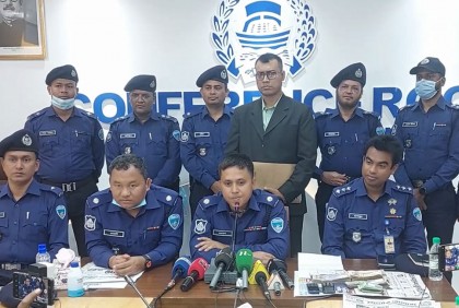কাভার্ডভ্যানসহ ছিনতাইকারী চালককে পতেঙ্গা থেকে আটক