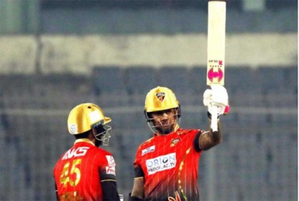 নারিন ঝড়ে রেকর্ড গড়ে ফাইনালে কুমিল্লা

