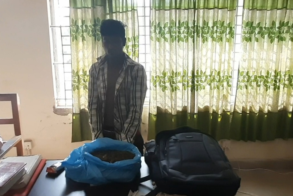 গজারিয়ায় গাঁজাসহ যুবক আটক
