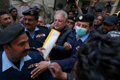 পাকিস্তানে অভিযোগ ছাড়াই সাংবাদিককে গ্রেফতার