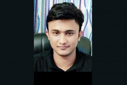ফেসবুকে যে স্ট্যাটাস দিয়ে আত্মহত্যা করলেন প্রাক্তন রাবি শিক্ষার্থী
