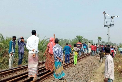 ট্রেনে কাটা পড়ে মা-মেয়ের মৃত্যু