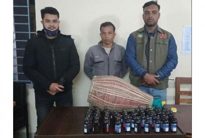 রংপুরে ফেনসিডিলসহ ৩ মাদক ব্যবসায়ী গ্রেফতার