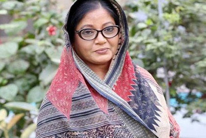 হাসপাতা‌লে ড‌লি জহুর‌

