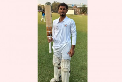 অভিষেকেই ট্রিপল সেঞ্চুরি! বিশ্বরেকর্ড গড়লেন সাকিবুল