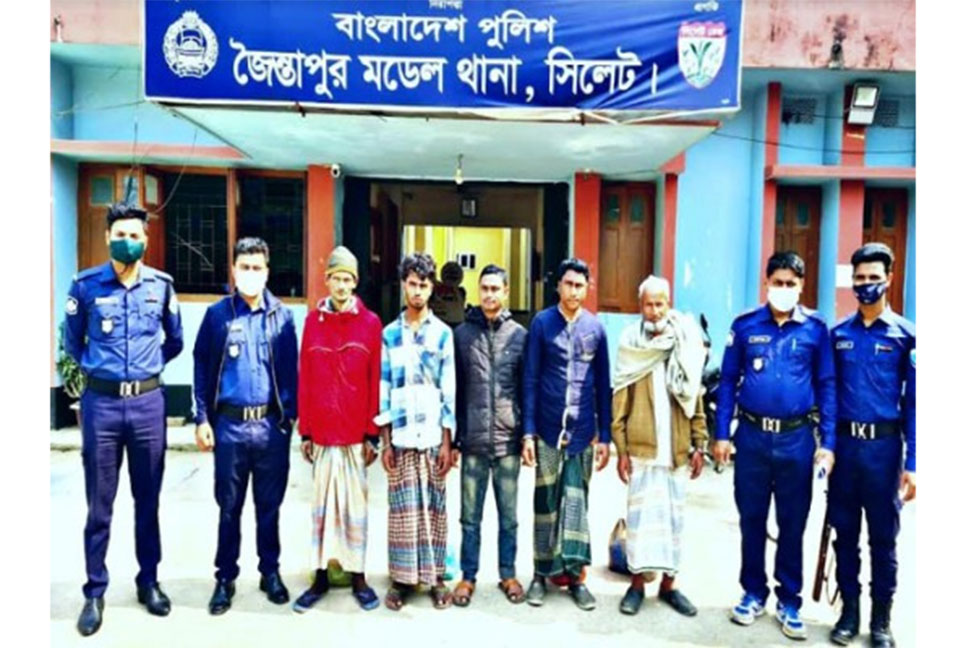 জৈন্তাপুরে পৃথক অভিযানে ওয়ারেন্টভুক্ত ৫ আসামি গ্রেফতার