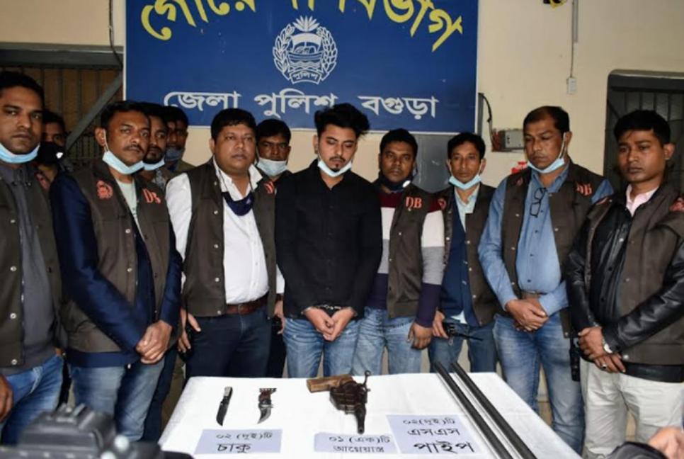 ছাত্রলীগ নেতা হত্যা মামলায় আগ্নেয়াস্ত্রসহ গ্রেফতার ১