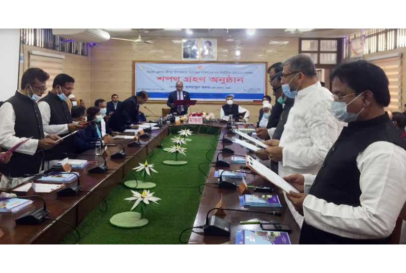 শপথ নিলেন শ্রীপুর উপজেলার ৮ ইউনিয়ন
পরিষদের চেয়ারম্যান