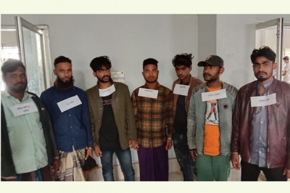 নাসিরনগরে ৭ জুয়াড়ি গ্রেফতার 