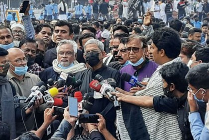 ‘সরকার জনগণের ঘাড়ে চেপে বসে একুশের চেতনাকে ভূলুণ্ঠিত করেছে’