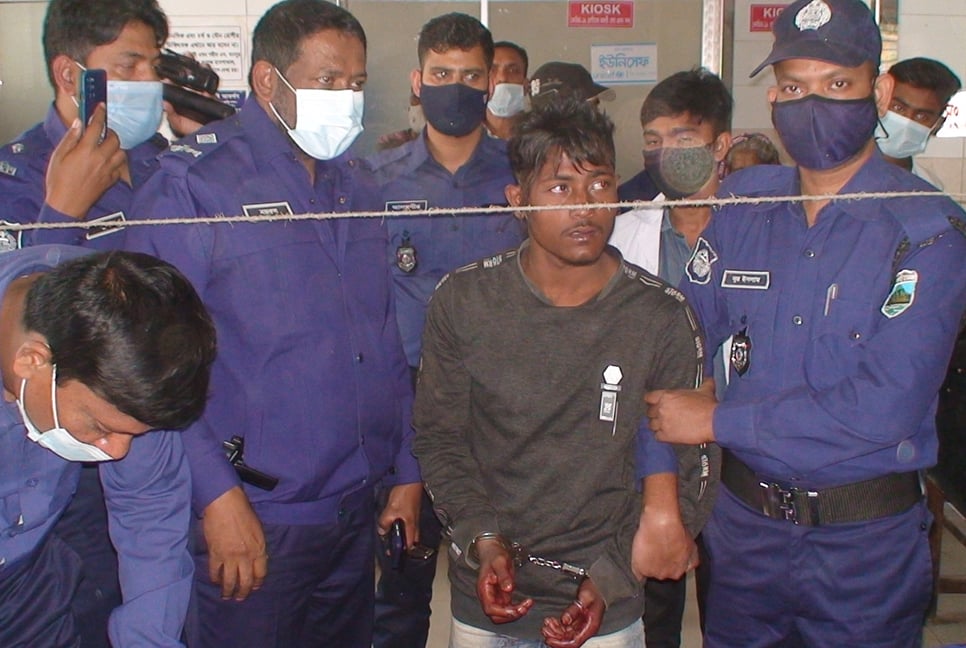 সিরাজগঞ্জে ছুরিকাঘাতে যুবককে হত্যার চেষ্টা 
