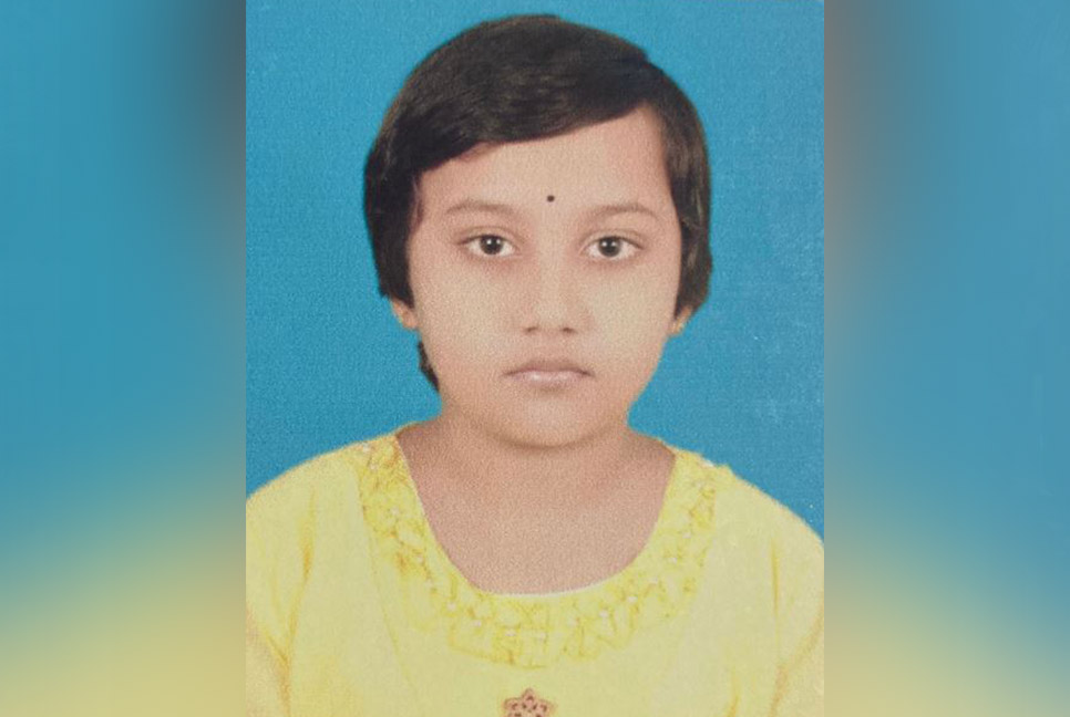 শহীদ মিনার এঁকে প্রথম অদ্রিজা