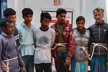 জয়পুরহাটে ডাকাতি প্রস্তুতি মামলার আসামিসহ গ্রেফতার ৯