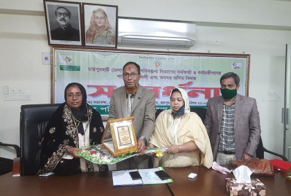 জয়পুরহাটে পরিবার পরিকল্পনা বিভাগের ৫ কর্মকর্তা-কর্মচারীকে সংবর্ধনা