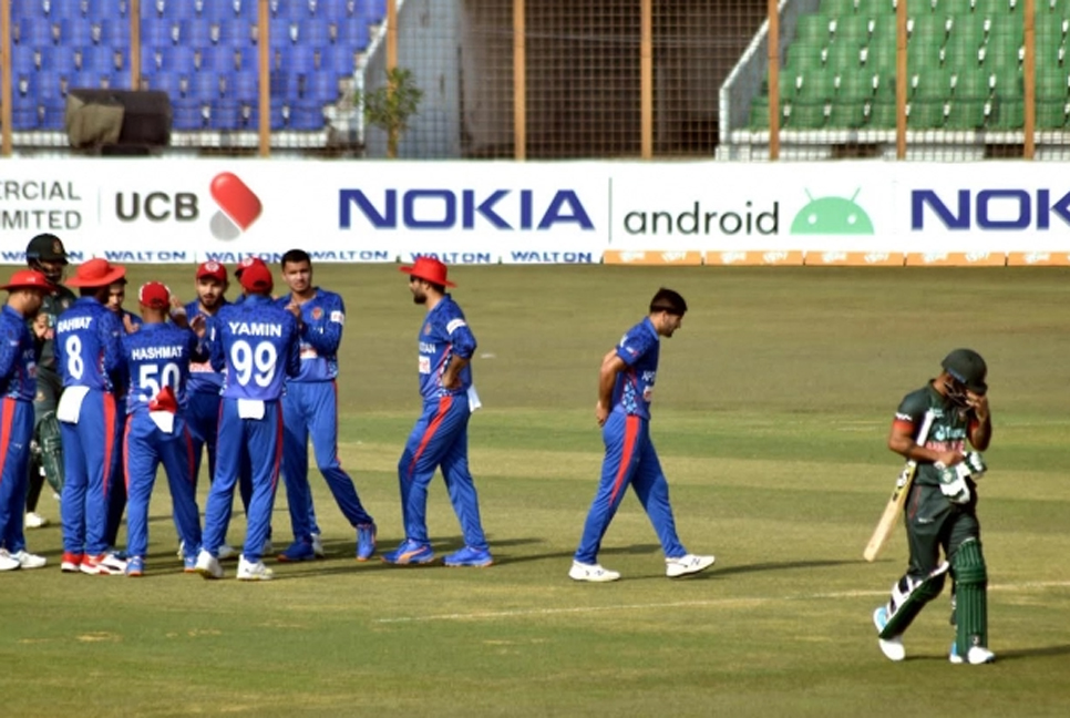 ধুঁকছে বাংলাদেশ , ২৮ রানে নেই ৫ উইকেট
